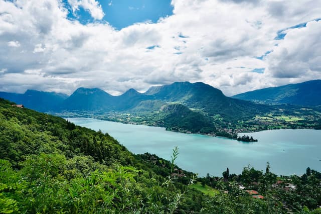 Freediving in Lac d'Annecy, France